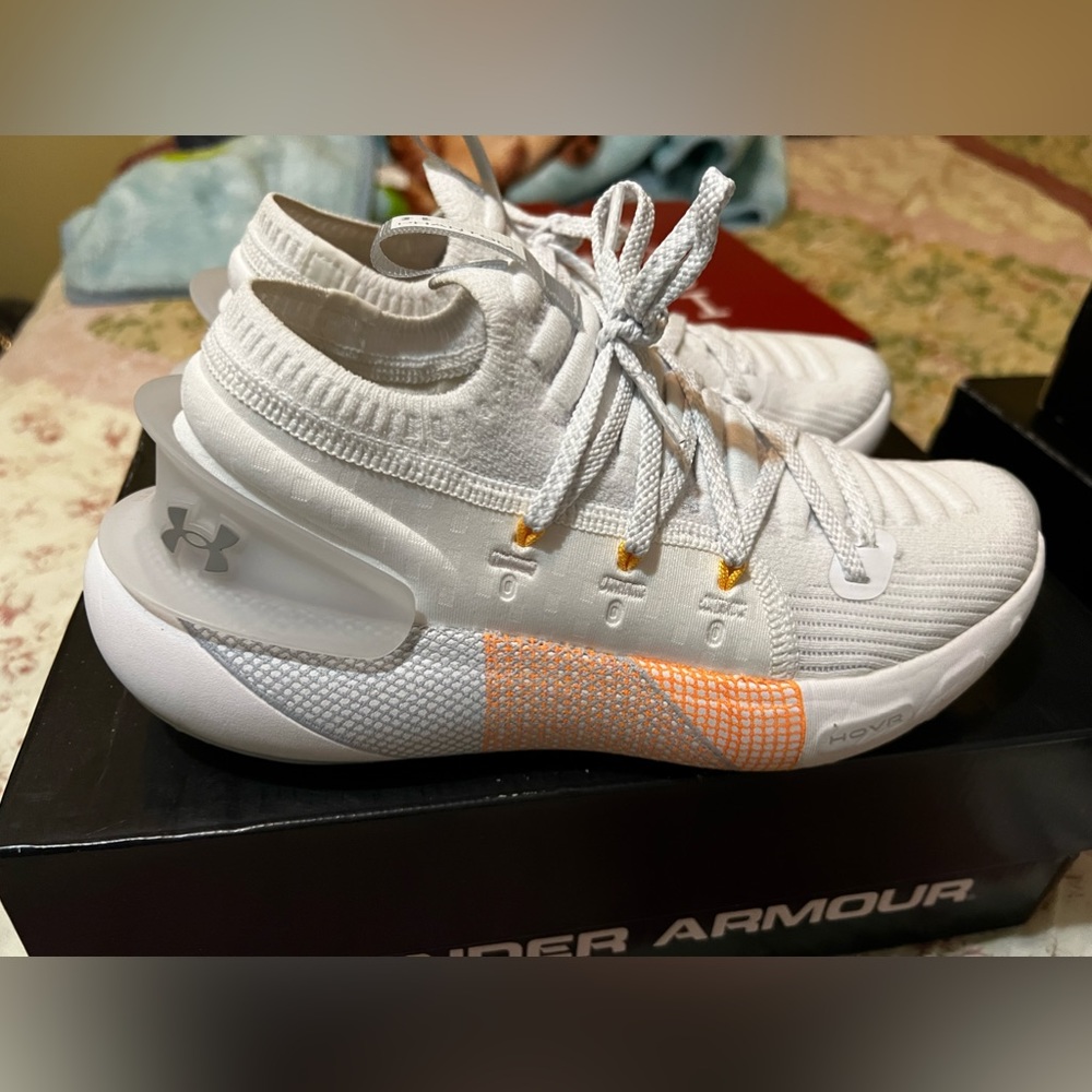UA W Phantom 3